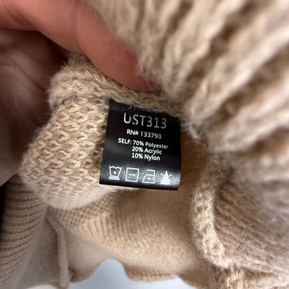 POL Teddy Bear Fuzzy Peach Sign Sweater - Women's Medium, Oversized - Picture 11 of 11